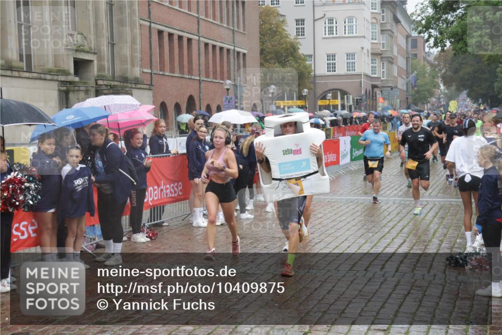 13.09.2026 - Kiel Lauf Yannick Fuchs http://msf.ph/oto/10409875 13.09.2026 10:40:39 Ziel 337, 837, 1037, 1123, 1125, 1603, 1793, 1985, 2096, 2942, 3339, 3524, 5018, 5086, 5473, 5846, 6397, 6632, 6635, 6709, 7537, 7636, 8200, 8338, 8773, 8868, 10022, 11229, 11266, 11268, 11598, 11668, 11697, 11715, 11839, 12017, 12023, 12026, 12122, 12194, 12568, 338, 529, 1096, 1123, 1408, 1422, 1434, 1475, 1810, 1874, 2145, 2313, 2844, 4374, 4442, 4443, 4457, 4688, 4932, 5029, 5568, 6100, 7081, 7156, 7165, 7522, 7587, 7984, 8168, 8187, 9086, 3415, 3841, 246, 3322 meine-sportfotos.de