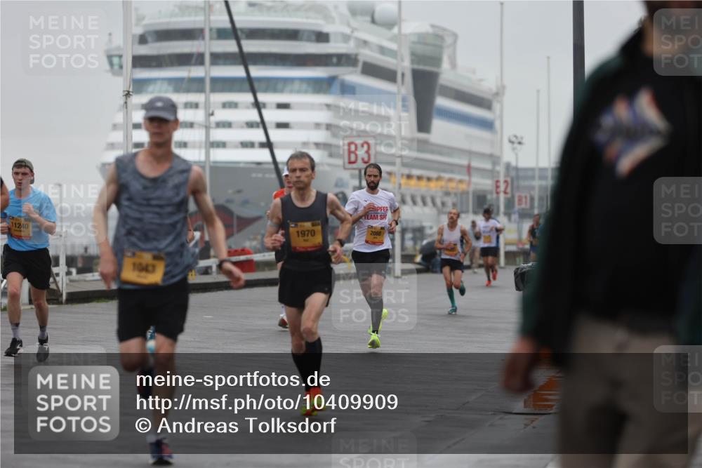 13.09.2026 - Kiel Lauf Andreas Tolksdorf http://msf.ph/oto/10409909 13.09.2026 11:42:44 Kiellinie 11240, 1043, 3, 1970, 2088, 2 meine-sportfotos.de