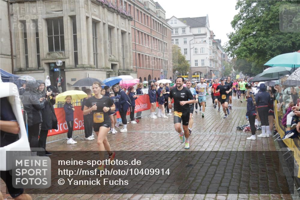 13.09.2026 - Kiel Lauf Yannick Fuchs http://msf.ph/oto/10409914 13.09.2026 10:40:42 Ziel 337, 393, 837, 1037, 1603, 1985, 2052, 2096, 3339, 3524, 5018, 5086, 5846, 6301, 6397, 6632, 6635, 6709, 7499, 7537, 7636, 7931, 8200, 8338, 8414, 8773, 8868, 9268, 10919, 11229, 11266, 11598, 11668, 11697, 11715, 11839, 12017, 12026, 12122, 12194, 12568, 338, 529, 1096, 1123, 1125, 1408, 1422, 1434, 1475, 1793, 1810, 1874, 2145, 2313, 2844, 2942, 4374, 4442, 4457, 4688, 5018, 5029, 5473, 5568, 5846, 6100, 7081, 7156, 7165, 7522, 7587, 7984, 8168, 8187, 9086, 3415, 3841 meine-sportfotos.de