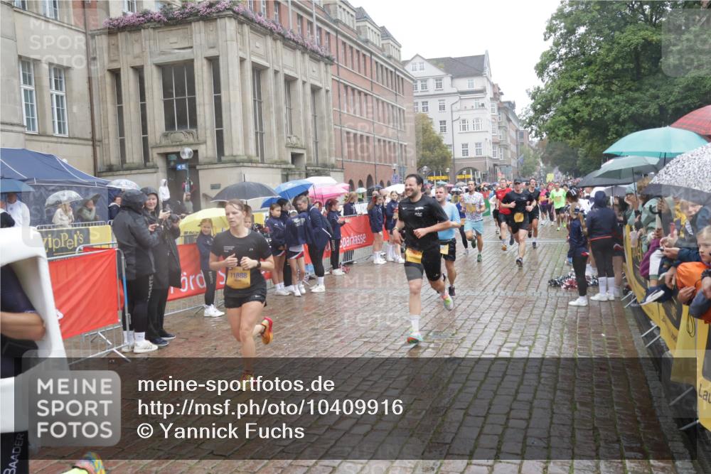 13.09.2026 - Kiel Lauf Yannick Fuchs http://msf.ph/oto/10409916 13.09.2026 10:40:42 Ziel 337, 393, 837, 1037, 1603, 1985, 2052, 2096, 3339, 3524, 5018, 5086, 5846, 6301, 6397, 6632, 6635, 6709, 7499, 7537, 7636, 7931, 8200, 8338, 8414, 8773, 8868, 9268, 10919, 11229, 11266, 11598, 11668, 11697, 11715, 11839, 12017, 12026, 12122, 12194, 12568, 338, 529, 1096, 1123, 1125, 1408, 1422, 1434, 1475, 1793, 1810, 1874, 2145, 2313, 2844, 2942, 4374, 4442, 4457, 4688, 5018, 5029, 5473, 5568, 5846, 6100, 7081, 7156, 7165, 7522, 7587, 7984, 8168, 8187, 9086, 3415, 3841 meine-sportfotos.de