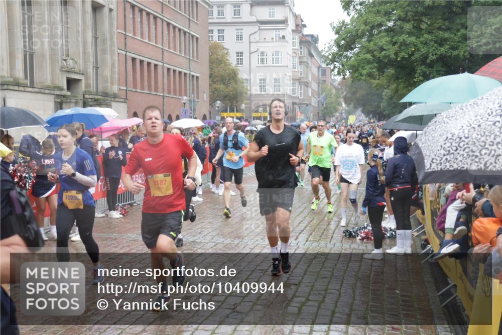 13.09.2026 - Kiel Lauf Yannick Fuchs http://msf.ph/oto/10409944 13.09.2026 10:40:45 Ziel 337, 393, 837, 1037, 1603, 2052, 2096, 3339, 3415, 3524, 3841, 4431, 5086, 6301, 6397, 6504, 6709, 6793, 7499, 7537, 7931, 8200, 8338, 8414, 8868, 9268, 10919, 11229, 11266, 11275, 11715, 11839, 12017, 12026, 12122, 12194, 12568, 338, 529, 1096, 1123, 1125, 1408, 1422, 1434, 1475, 1793, 1810, 1874, 1985, 2145, 2313, 2844, 2942, 3339, 4374, 4442, 4457, 5018, 5473, 5568, 5846, 6100, 6632, 6635, 7081, 7156, 7165, 7522, 7587, 7984, 8168, 8187 meine-sportfotos.de