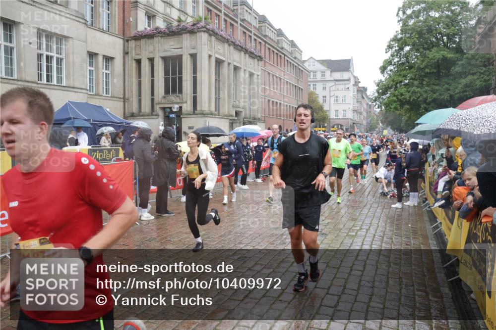 13.09.2026 - Kiel Lauf Yannick Fuchs http://msf.ph/oto/10409972 13.09.2026 10:40:47 Ziel 337, 393, 837, 1037, 1603, 2052, 2096, 2499, 3257, 3415, 3524, 3841, 4131, 4431, 6301, 6397, 6504, 6709, 6793, 7499, 7655, 7931, 8200, 8338, 8414, 8435, 8868, 9268, 10919, 11069, 11229, 11266, 11275, 11715, 11839, 12017, 12026, 12122, 12194, 12568, 529, 837, 1096, 1123, 1125, 1408, 1422, 1434, 1475, 1793, 1810, 1874, 1985, 2145, 2313, 2844, 2942, 3339, 4374, 4457, 5018, 5086, 5473, 5568, 5846, 6100, 6632, 6635, 7081, 7156, 7165, 7522, 7537, 7587, 7984, 8168, 8187 meine-sportfotos.de