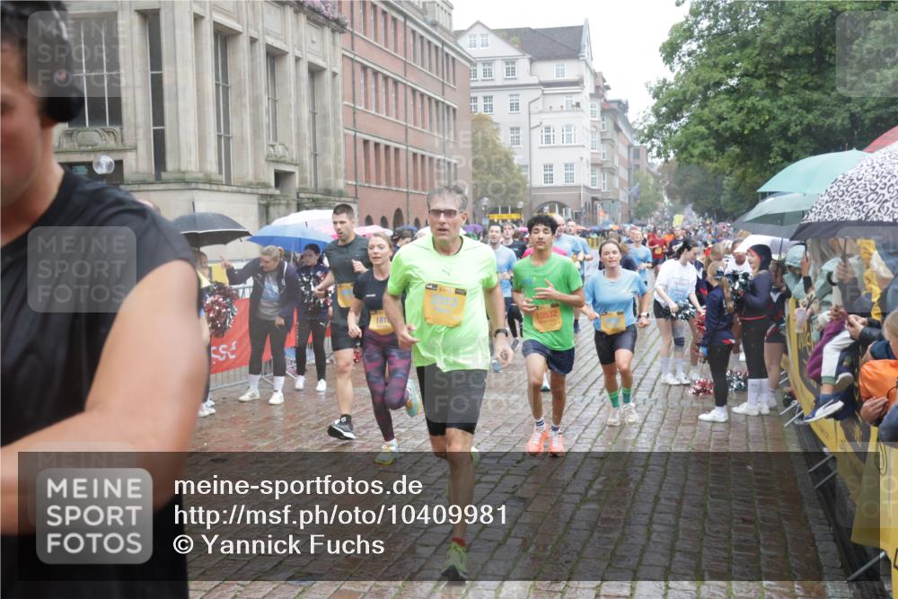 13.09.2026 - Kiel Lauf Yannick Fuchs http://msf.ph/oto/10409981 13.09.2026 10:40:48 Ziel 337, 393, 1037, 1427, 1603, 1971, 2052, 2096, 2499, 3257, 3415, 3524, 3841, 4131, 4431, 4712, 6301, 6397, 6504, 6709, 6793, 7499, 7655, 7931, 8200, 8338, 8414, 8435, 8868, 9268, 10919, 11069, 11229, 11266, 11275, 11715, 11839, 12017, 12026, 12194, 12568, 529, 837, 1037, 1096, 1123, 1125, 1408, 1422, 1434, 1475, 1793, 1810, 1874, 1985, 2145, 2313, 2844, 2942, 3339, 4374, 4457, 5018, 5086, 5473, 5568, 5846, 6100, 6632, 6635, 7081, 7156, 7165, 7522, 7537, 7587, 8168 meine-sportfotos.de