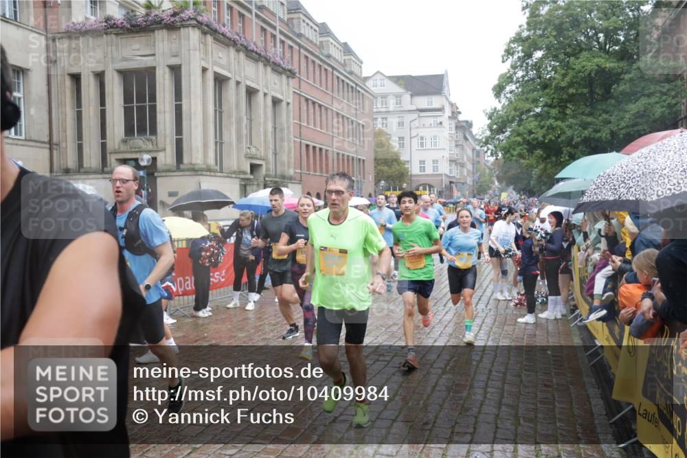 13.09.2026 - Kiel Lauf Yannick Fuchs http://msf.ph/oto/10409984 13.09.2026 10:40:48 Ziel 337, 393, 1037, 1427, 1603, 1971, 2052, 2096, 2499, 3257, 3415, 3524, 3841, 4131, 4431, 4712, 6301, 6397, 6504, 6709, 6793, 7499, 7655, 7931, 8200, 8338, 8414, 8435, 8868, 9268, 10919, 11069, 11229, 11266, 11275, 11715, 11839, 12017, 12026, 12194, 12568, 529, 837, 1037, 1096, 1123, 1125, 1408, 1422, 1434, 1475, 1793, 1810, 1874, 1985, 2145, 2313, 2844, 2942, 3339, 4374, 4457, 5018, 5086, 5473, 5568, 5846, 6100, 6632, 6635, 7081, 7156, 7165, 7522, 7537, 7587, 8168 meine-sportfotos.de
