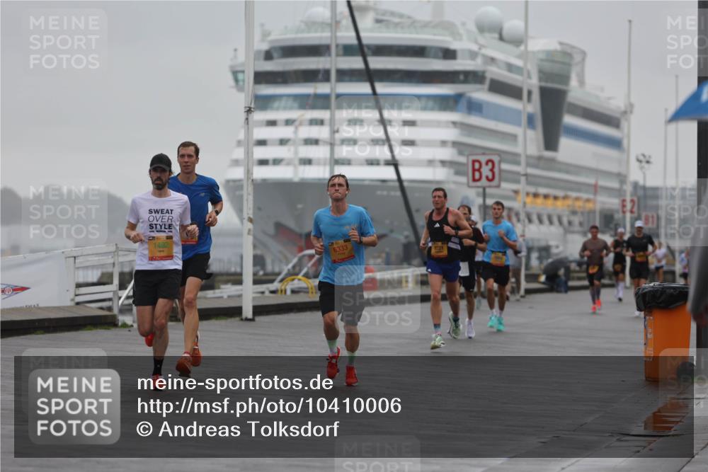 13.09.2026 - Kiel Lauf Andreas Tolksdorf http://msf.ph/oto/10410006 13.09.2026 11:43:00 Kiellinie 1492, 6333, 8371, 3 meine-sportfotos.de
