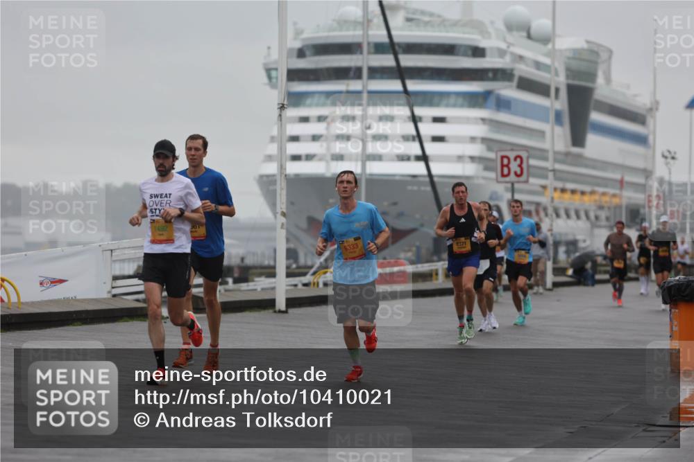 13.09.2026 - Kiel Lauf Andreas Tolksdorf http://msf.ph/oto/10410021 13.09.2026 11:43:00 Kiellinie 1492, 561, 6333, 8371, 3 meine-sportfotos.de