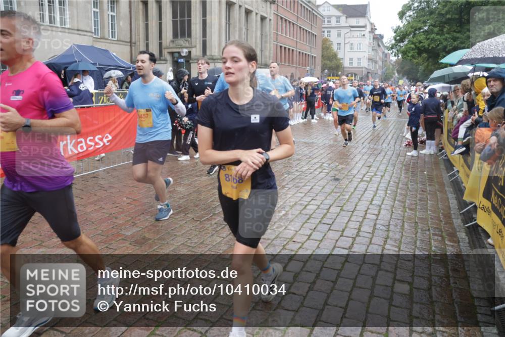 13.09.2026 - Kiel Lauf Yannick Fuchs http://msf.ph/oto/10410034 13.09.2026 10:40:51 Ziel 35, 337, 393, 1342, 1427, 1603, 1971, 2052, 2096, 2499, 2561, 2818, 3257, 3415, 3535, 3841, 4131, 4431, 4712, 5043, 5388, 6301, 6504, 6793, 7499, 7655, 7931, 8200, 8414, 8435, 8868, 8955, 9268, 10919, 11069, 11229, 11275, 12017, 12026, 12474, 529, 837, 1037, 1096, 1123, 1125, 1408, 1422, 1434, 1475, 1793, 1874, 1985, 2145, 2844, 2942, 3339, 3524, 4374, 4457, 5018, 5086, 5473, 5568, 5846, 6100, 6397, 6632, 6635, 6709, 7081, 7156, 7522, 7537, 8168 meine-sportfotos.de