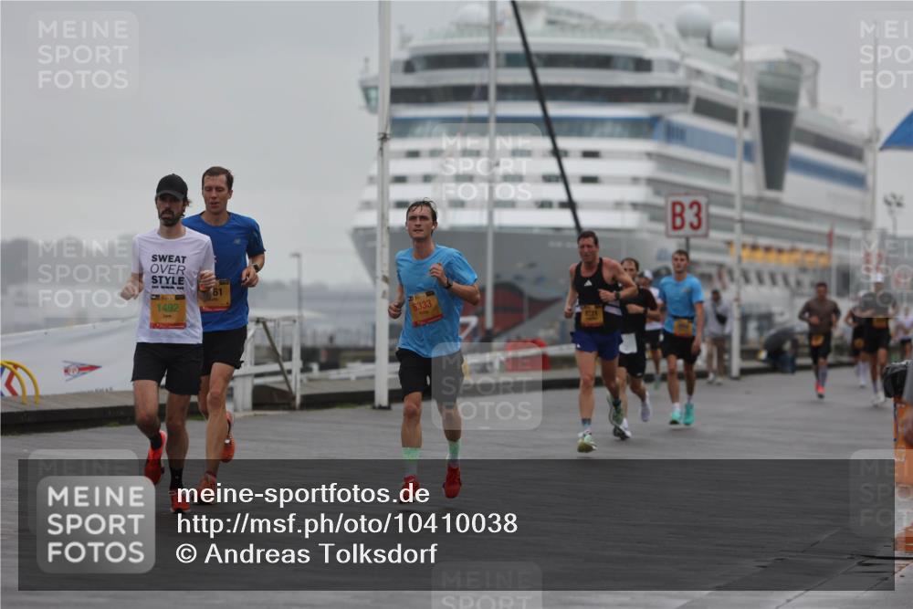 13.09.2026 - Kiel Lauf Andreas Tolksdorf http://msf.ph/oto/10410038 13.09.2026 11:43:01 Kiellinie 1492, 61, 6333, 8721, 3 meine-sportfotos.de