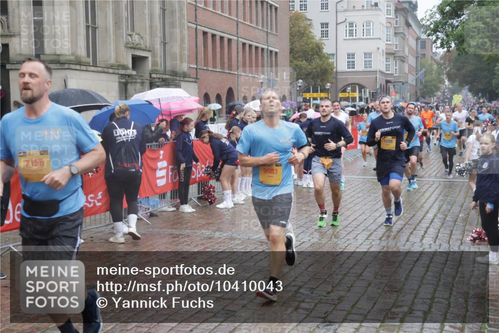 13.09.2026 - Kiel Lauf Yannick Fuchs http://msf.ph/oto/10410043 13.09.2026 10:40:52 Ziel 35, 337, 393, 1342, 1427, 1603, 1971, 2052, 2096, 2499, 2561, 2818, 3257, 3415, 3535, 3841, 4131, 4431, 4712, 5043, 5388, 6301, 6504, 6793, 7499, 7655, 7931, 8414, 8435, 8868, 8955, 9268, 10919, 11069, 11229, 11275, 12017, 12026, 12131, 12474, 12625, 529, 837, 1037, 1096, 1123, 1125, 1408, 1422, 1434, 1475, 1603, 1793, 1874, 1985, 2145, 2844, 2942, 3339, 3524, 4374, 4457, 5018, 5086, 5473, 5568, 5846, 6100, 6397, 6632, 6635, 6709, 7081, 7156, 7522, 7537, 8168 meine-sportfotos.de