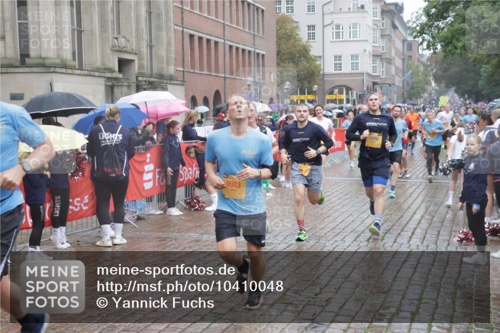 13.09.2026 - Kiel Lauf Yannick Fuchs http://msf.ph/oto/10410048 13.09.2026 10:40:52 Ziel 35, 337, 393, 1342, 1427, 1603, 1971, 2052, 2096, 2499, 2561, 2818, 3257, 3415, 3535, 3841, 4131, 4431, 4712, 5043, 5388, 6301, 6504, 6793, 7499, 7655, 7931, 8414, 8435, 8868, 8955, 9268, 10919, 11069, 11229, 11275, 12017, 12026, 12131, 12474, 12625, 529, 837, 1037, 1096, 1123, 1125, 1408, 1422, 1434, 1475, 1603, 1793, 1874, 1985, 2145, 2844, 2942, 3339, 3524, 4374, 4457, 5018, 5086, 5473, 5568, 5846, 6100, 6397, 6632, 6635, 6709, 7081, 7156, 7522, 7537, 8168 meine-sportfotos.de