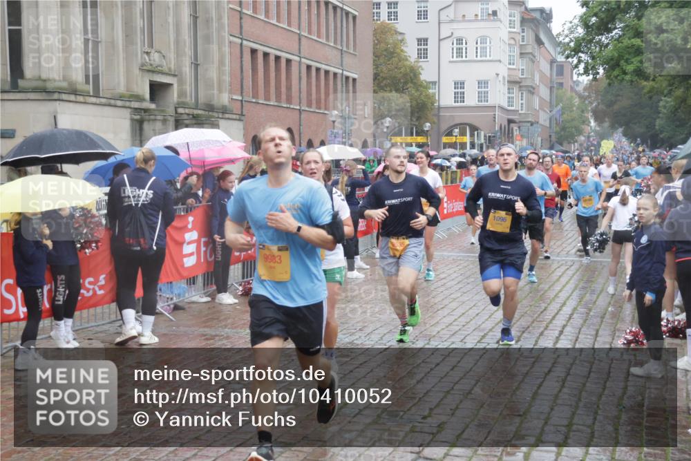 13.09.2026 - Kiel Lauf Yannick Fuchs http://msf.ph/oto/10410052 13.09.2026 10:40:52 Ziel 35, 337, 393, 1342, 1427, 1603, 1971, 2052, 2096, 2499, 2561, 2818, 3257, 3415, 3535, 3841, 4131, 4431, 4712, 5043, 5388, 6301, 6504, 6793, 7499, 7655, 7931, 8414, 8435, 8868, 8955, 9268, 10919, 11069, 11229, 11275, 12017, 12026, 12131, 12474, 12625, 529, 837, 1037, 1096, 1123, 1125, 1408, 1422, 1434, 1475, 1603, 1793, 1874, 1985, 2145, 2844, 2942, 3339, 3524, 4374, 4457, 5018, 5086, 5473, 5568, 5846, 6100, 6397, 6632, 6635, 6709, 7081, 7156, 7522, 7537, 8168 meine-sportfotos.de