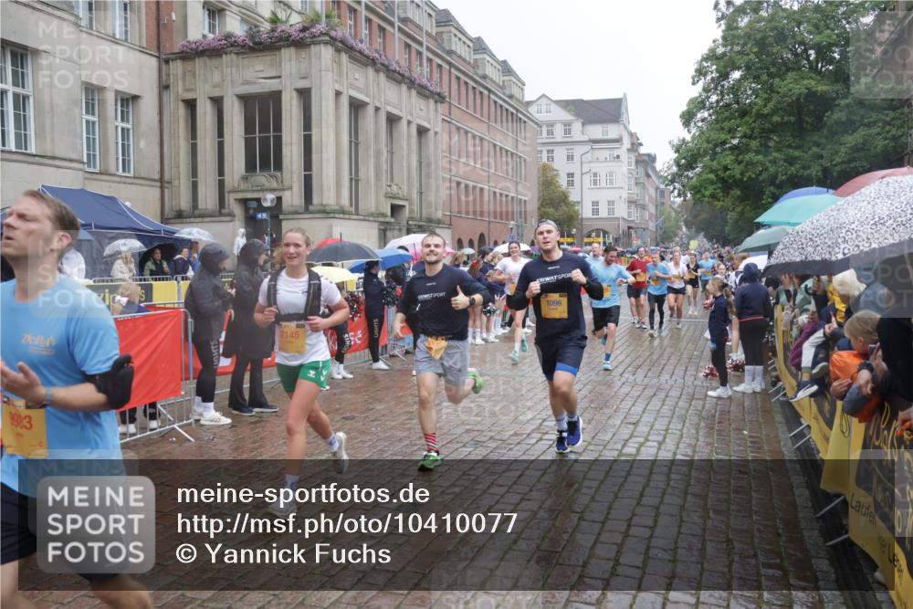13.09.2026 - Kiel Lauf Yannick Fuchs http://msf.ph/oto/10410077 13.09.2026 10:40:53 Ziel 35, 337, 393, 1342, 1427, 1971, 2052, 2096, 2499, 2561, 2818, 3257, 3415, 3535, 3841, 4131, 4431, 4712, 5043, 5319, 5388, 5509, 6301, 6504, 6793, 7499, 7655, 7931, 8414, 8435, 8868, 8955, 9268, 10919, 11069, 11229, 11275, 11885, 12017, 12026, 12131, 12474, 12625, 529, 837, 1037, 1096, 1123, 1125, 1408, 1422, 1434, 1475, 1603, 1793, 1874, 1985, 2096, 2145, 2844, 2942, 3339, 3524, 5018, 5086, 5473, 5568, 5846, 6100, 6397, 6632, 6635, 6709, 7081, 7156, 7522, 7537 meine-sportfotos.de