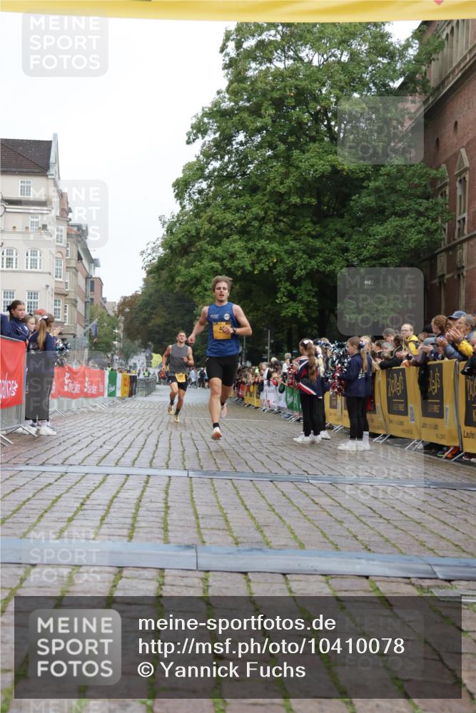 13.09.2026 - Kiel Lauf Yannick Fuchs http://msf.ph/oto/10410078 13.09.2026 09:32:33 Ziel 41, 44, 7958, 11683, 3728 meine-sportfotos.de