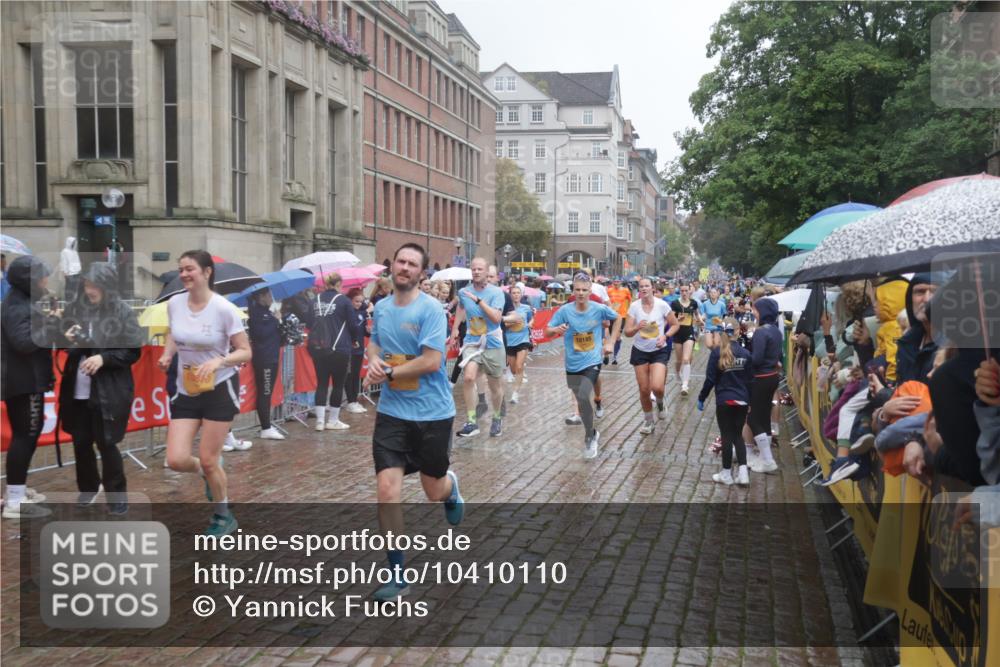 13.09.2026 - Kiel Lauf Yannick Fuchs http://msf.ph/oto/10410110 13.09.2026 10:40:55 Ziel 35, 393, 1342, 1427, 1971, 2052, 2499, 2561, 2818, 2898, 3257, 3415, 3464, 3535, 3841, 4131, 4431, 4712, 5043, 5319, 5388, 5509, 6301, 6504, 6793, 7499, 7655, 7931, 8246, 8414, 8435, 8955, 9268, 10919, 11069, 11275, 11885, 12131, 12474, 12625, 337, 837, 1037, 1096, 1123, 1125, 1408, 1422, 1434, 1475, 1603, 1793, 1874, 1985, 2052, 2096, 2145, 2844, 2942, 3339, 3524, 5018, 5086, 5473, 5568, 5846, 6100, 6397, 6632, 6635, 6709, 7081, 7522, 7537 meine-sportfotos.de