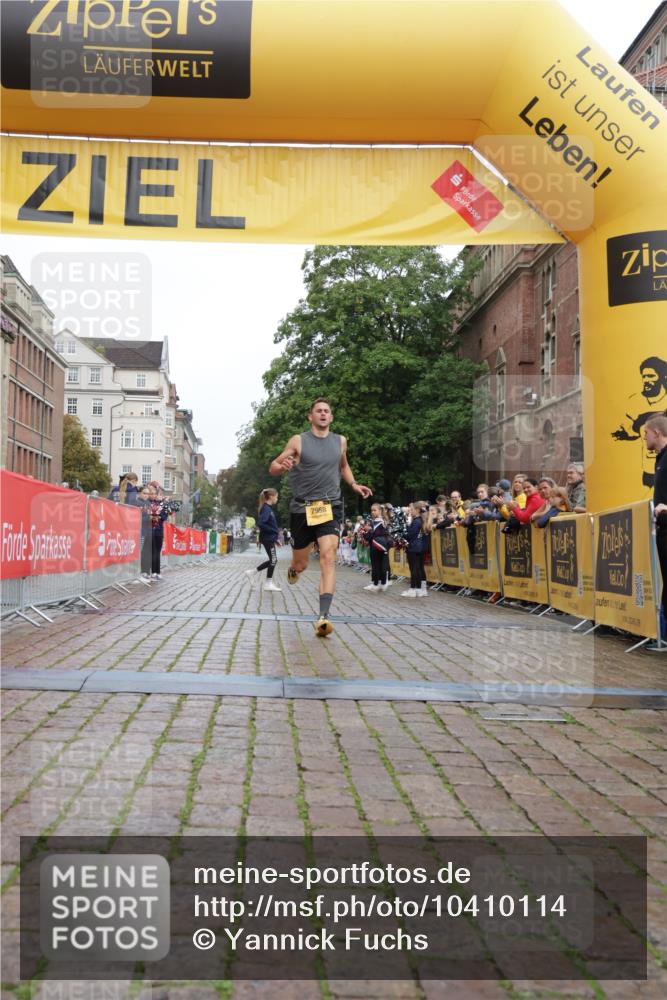 13.09.2026 - Kiel Lauf Yannick Fuchs http://msf.ph/oto/10410114 13.09.2026 09:32:36 Ziel 41, 44, 7958, 11683, 3728 meine-sportfotos.de