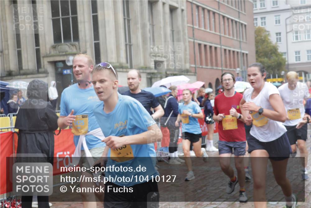 13.09.2026 - Kiel Lauf Yannick Fuchs http://msf.ph/oto/10410127 13.09.2026 10:40:57 Ziel 35, 1342, 1427, 1971, 2499, 2561, 2818, 2898, 3257, 3415, 3464, 3535, 3841, 4131, 4431, 4624, 4712, 5043, 5319, 5388, 5509, 6301, 6504, 6793, 7655, 8246, 8435, 8955, 9268, 9527, 10794, 11069, 11275, 11632, 11833, 11885, 12131, 12474, 12625, 337, 393, 837, 1037, 1123, 1125, 1408, 1422, 1434, 1475, 1603, 1793, 1874, 1985, 2052, 2096, 2844, 2942, 3339, 3524, 5018, 5086, 5473, 5568, 5846, 6100, 6301, 6397, 6632, 6635, 6709, 7081, 7499, 7522, 7537 meine-sportfotos.de