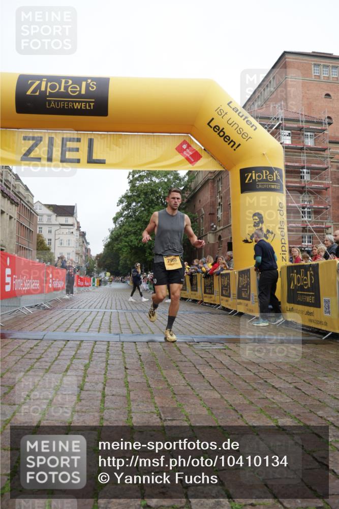 13.09.2026 - Kiel Lauf Yannick Fuchs http://msf.ph/oto/10410134 13.09.2026 09:32:37 Ziel 41, 44, 7958, 11683, 3728, 11516 meine-sportfotos.de