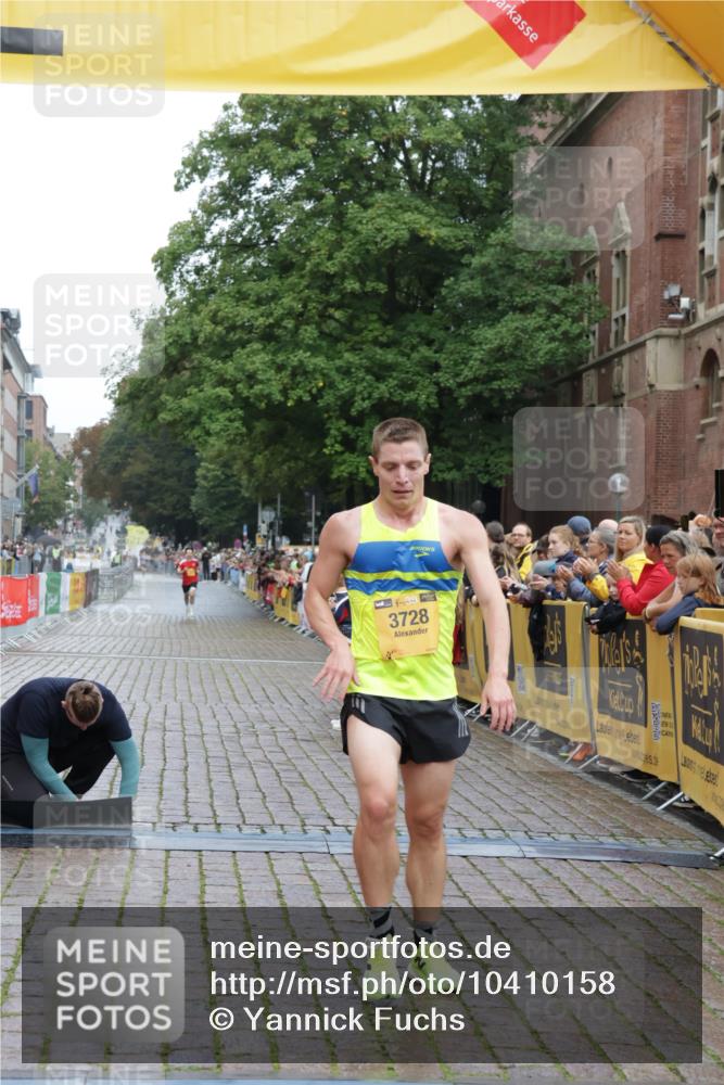 13.09.2026 - Kiel Lauf Yannick Fuchs http://msf.ph/oto/10410158 13.09.2026 09:32:51 Ziel 3728, 41, 44, 7958, 11683, 60, 2162, 11516, 11683 meine-sportfotos.de