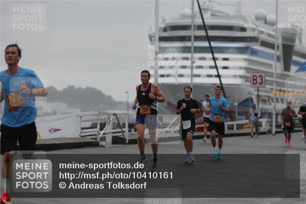 13.09.2026 - Kiel Lauf Andreas Tolksdorf http://msf.ph/oto/10410161 13.09.2026 11:43:03 Kiellinie 8371, 3884, 3 meine-sportfotos.de