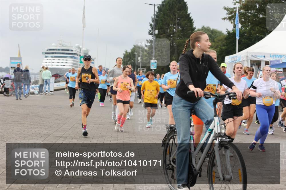 13.09.2026 - Kiel Lauf Andreas Tolksdorf http://msf.ph/oto/10410171 13.09.2026 10:01:24 Kiellinie 6229, 100, 34, 842, 39, 1815 meine-sportfotos.de