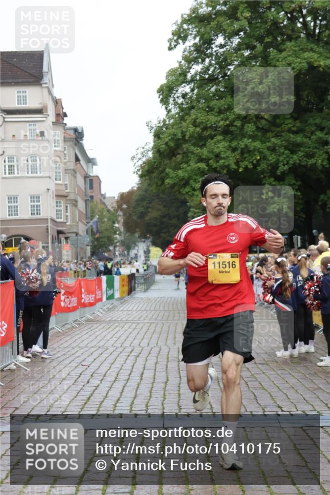 13.09.2026 - Kiel Lauf Yannick Fuchs http://msf.ph/oto/10410175 13.09.2026 09:33:01 Ziel 2162, 11516, 41, 44, 3728, 7958, 60, 6682, 41 meine-sportfotos.de