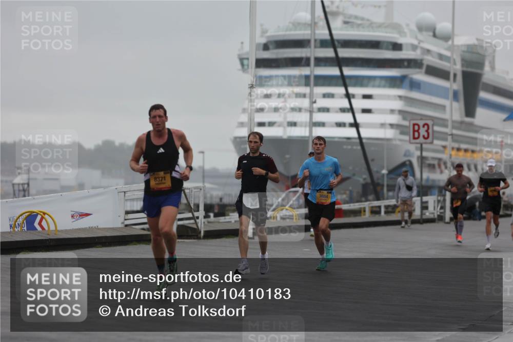 13.09.2026 - Kiel Lauf Andreas Tolksdorf http://msf.ph/oto/10410183 13.09.2026 11:43:04 Kiellinie 8371, 3884, 3 meine-sportfotos.de