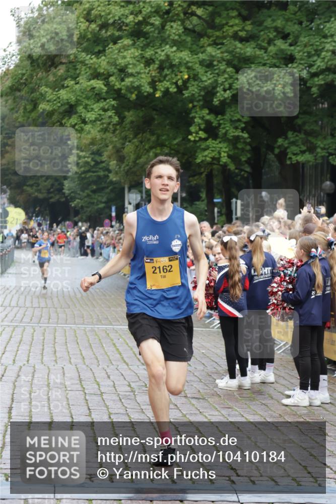 13.09.2026 - Kiel Lauf Yannick Fuchs http://msf.ph/oto/10410184 13.09.2026 09:33:06 Ziel 60, 2162, 11516, 44, 3728, 7958, 6682, 7305, 8092, 41, 44, 7958 meine-sportfotos.de