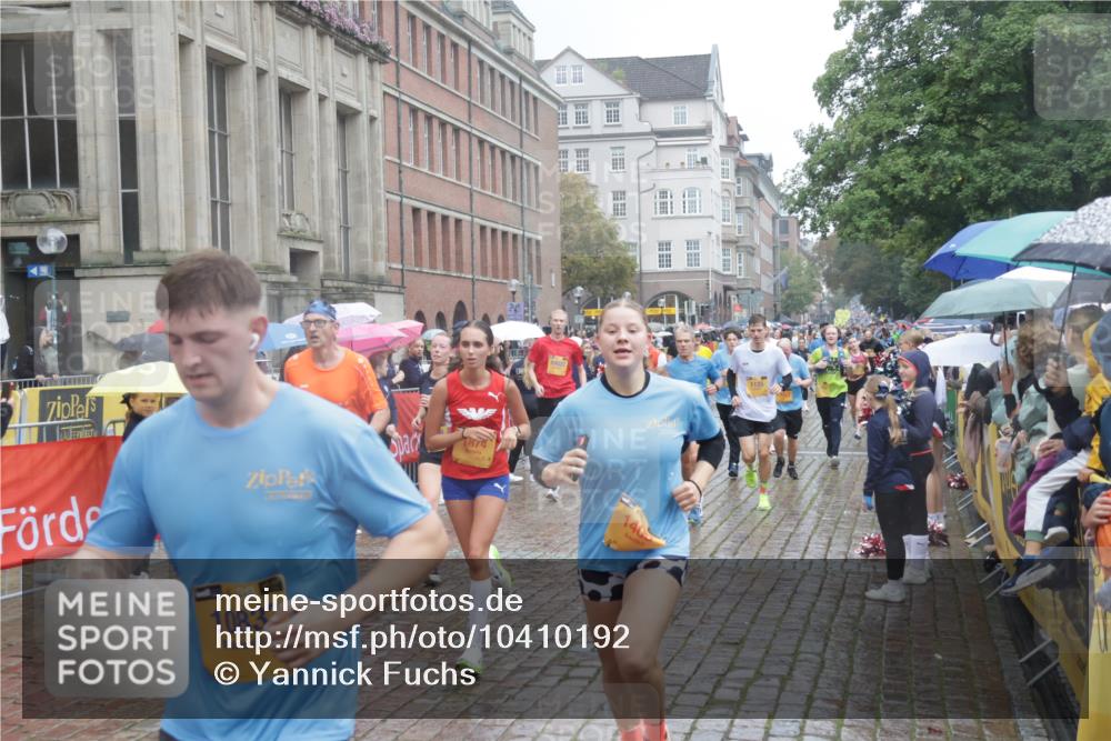 13.09.2026 - Kiel Lauf Yannick Fuchs http://msf.ph/oto/10410192 13.09.2026 10:41:00 Ziel 35, 1342, 1427, 1971, 2499, 2561, 2818, 2892, 2898, 3257, 3464, 3535, 4131, 4431, 4624, 4662, 4712, 4797, 5043, 5319, 5388, 5509, 6340, 6565, 7405, 7615, 7655, 8246, 8435, 8955, 9527, 9539, 10680, 10794, 11069, 11526, 11632, 11833, 11885, 12131, 12474, 12625, 337, 393, 837, 1037, 1123, 1125, 1408, 1434, 1603, 1793, 1874, 1985, 2052, 2096, 2844, 2942, 3339, 3415, 3524, 3841, 4431, 5018, 5086, 5473, 5568, 5846, 6100, 6301, 6397, 6504, 6632, 6635, 6709, 6793, 7081, 7499, 7537 meine-sportfotos.de