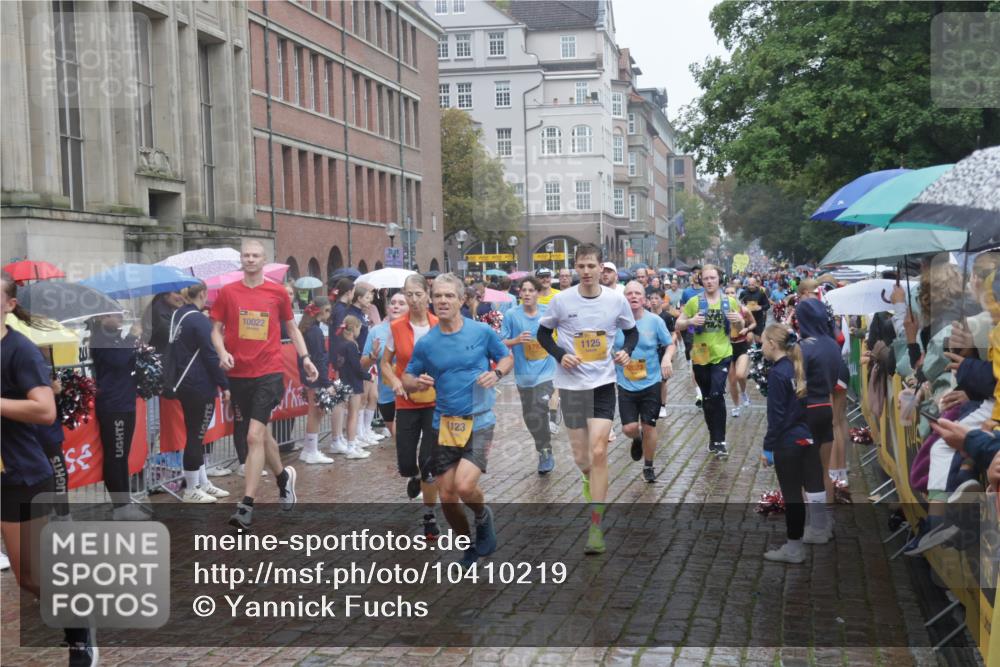 13.09.2026 - Kiel Lauf Yannick Fuchs http://msf.ph/oto/10410219 13.09.2026 10:41:01 Ziel 35, 1342, 1427, 1971, 2499, 2561, 2818, 2892, 2898, 3257, 3464, 3535, 4131, 4624, 4662, 4712, 4797, 5043, 5319, 5388, 5509, 6340, 6565, 7405, 7615, 7655, 8246, 8435, 8955, 9527, 9539, 10680, 10794, 11069, 11526, 11632, 11833, 11885, 12131, 12474, 12625, 337, 393, 837, 1037, 1123, 1125, 1408, 1603, 1793, 1874, 1985, 2052, 2096, 2499, 2844, 2942, 3339, 3415, 3524, 3841, 4431, 5018, 5086, 5473, 5568, 5846, 6301, 6397, 6504, 6632, 6635, 6709, 6793, 7081, 7499, 7537 meine-sportfotos.de