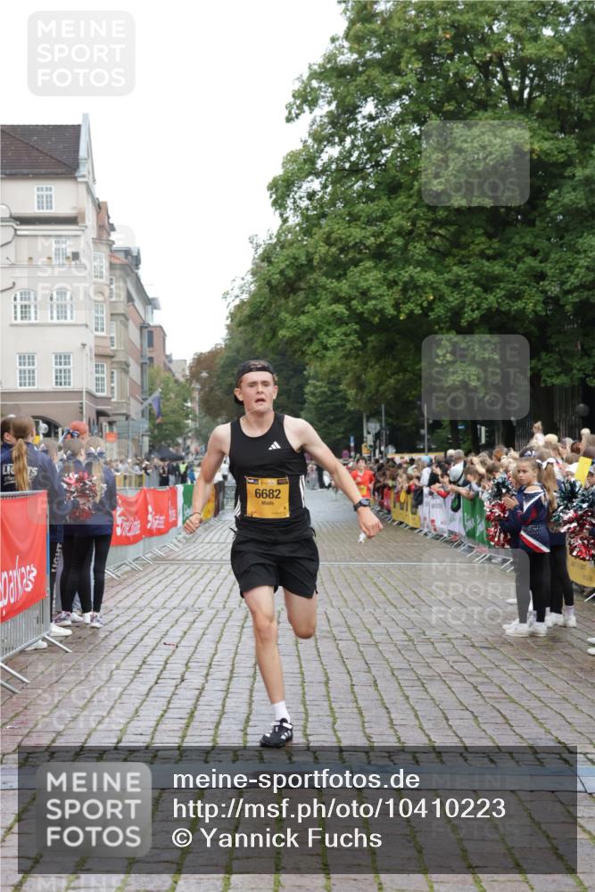 13.09.2026 - Kiel Lauf Yannick Fuchs http://msf.ph/oto/10410223 13.09.2026 09:33:21 Ziel 60, 6682, 7305, 8092, 60, 2162, 3728, 11516, 10404, 12831, 3728 meine-sportfotos.de