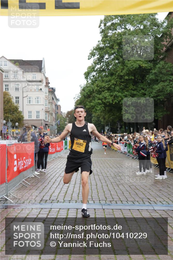 13.09.2026 - Kiel Lauf Yannick Fuchs http://msf.ph/oto/10410229 13.09.2026 09:33:21 Ziel 60, 6682, 7305, 8092, 60, 2162, 3728, 11516, 10404, 12831, 3728 meine-sportfotos.de