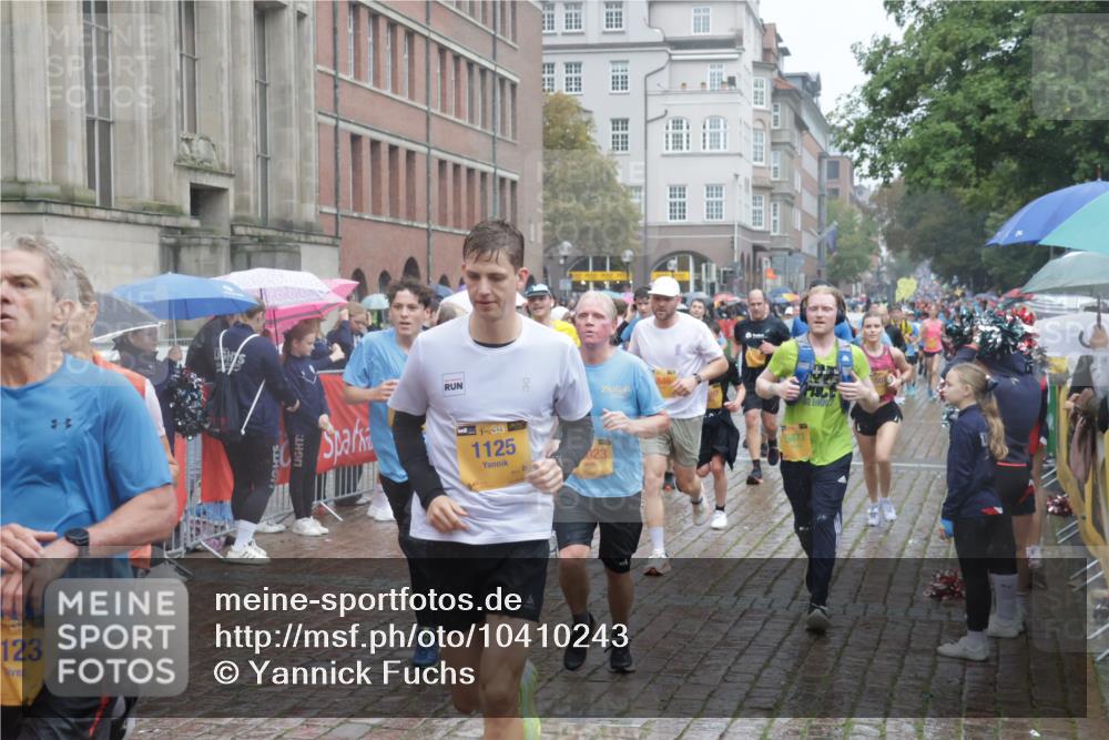 13.09.2026 - Kiel Lauf Yannick Fuchs http://msf.ph/oto/10410243 13.09.2026 10:41:03 Ziel 35, 1342, 1427, 1781, 1971, 2561, 2818, 2825, 2892, 2898, 3464, 3535, 3952, 4624, 4662, 4712, 4797, 5043, 5319, 5388, 5509, 6340, 6565, 7405, 7615, 8246, 8955, 9349, 9527, 9539, 10680, 10794, 11526, 11632, 11833, 11885, 12131, 12474, 12625, 337, 393, 837, 1037, 1123, 1125, 1427, 1603, 1793, 1971, 1985, 2052, 2096, 2499, 2942, 3257, 3339, 3415, 3524, 3841, 4131, 4431, 4712, 5018, 5086, 5473, 5568, 5846, 6301, 6397, 6504, 6632, 6635, 6709, 6793, 7499, 7537, 7655 meine-sportfotos.de