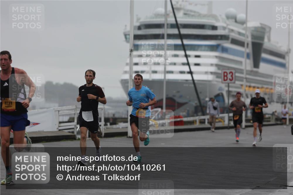13.09.2026 - Kiel Lauf Andreas Tolksdorf http://msf.ph/oto/10410261 13.09.2026 11:43:06 Kiellinie 8371, 3884, 3 meine-sportfotos.de