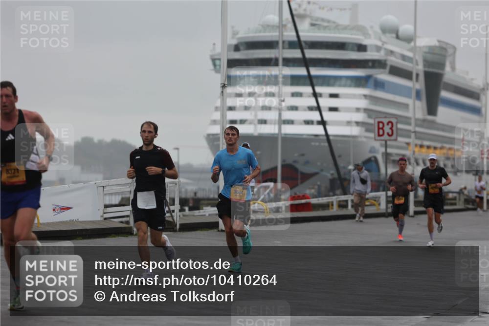 13.09.2026 - Kiel Lauf Andreas Tolksdorf http://msf.ph/oto/10410264 13.09.2026 11:43:06 Kiellinie 8371, 3884, 3 meine-sportfotos.de