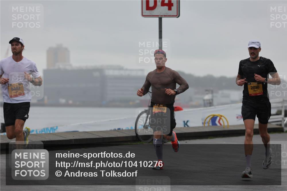 13.09.2026 - Kiel Lauf Andreas Tolksdorf http://msf.ph/oto/10410276 13.09.2026 11:43:15 Kiellinie 39, 8402, 10209, 39, 2890 meine-sportfotos.de