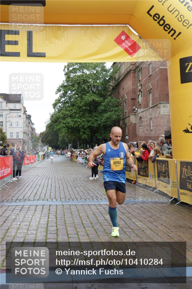 13.09.2026 - Kiel Lauf Yannick Fuchs http://msf.ph/oto/10410284 13.09.2026 09:33:29 Ziel 6682, 7305, 8092, 10404, 60, 2162, 6682, 11516, 1246, 6681, 10069, 12831, 11516 meine-sportfotos.de