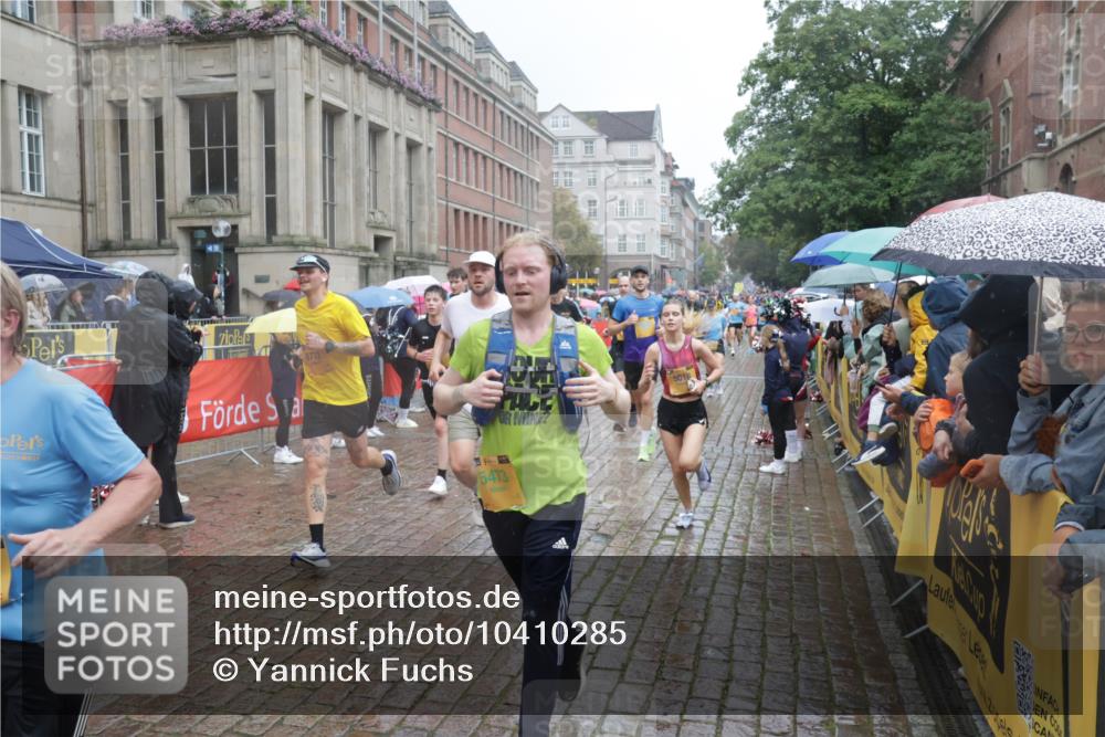 13.09.2026 - Kiel Lauf Yannick Fuchs http://msf.ph/oto/10410285 13.09.2026 10:41:05 Ziel 973, 1342, 1781, 2561, 2818, 2825, 2892, 2898, 3464, 3952, 4286, 4624, 4662, 4691, 4797, 5319, 5388, 5509, 6340, 6565, 7405, 7615, 8246, 8955, 9349, 9527, 9539, 10680, 10794, 11526, 11632, 11833, 11885, 12131, 12474, 12494, 12625, 35, 337, 393, 837, 1037, 1125, 1342, 1427, 1603, 1793, 1971, 1985, 2052, 2096, 2499, 2561, 2818, 2942, 3257, 3339, 3415, 3524, 3535, 3841, 4131, 4431, 4712, 5018, 5043, 5086, 5473, 5846, 6301, 6397, 6504, 6632, 6635, 6709, 6793, 7499, 7537, 7655 meine-sportfotos.de