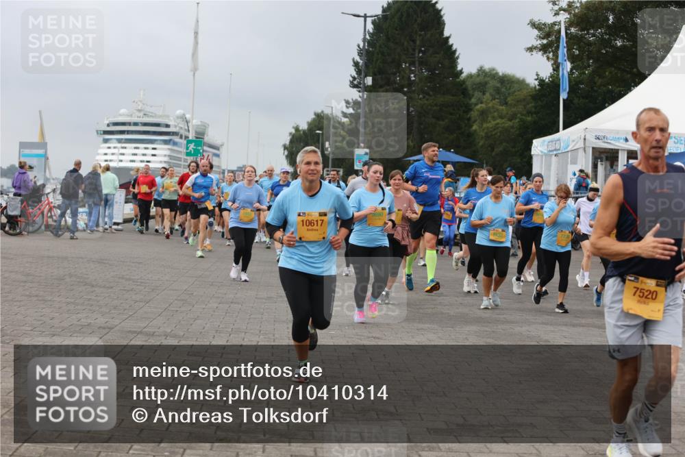 13.09.2026 - Kiel Lauf Andreas Tolksdorf http://msf.ph/oto/10410314 13.09.2026 10:01:29 Kiellinie 38, 10617, 9690, 1, 39, 7520 meine-sportfotos.de