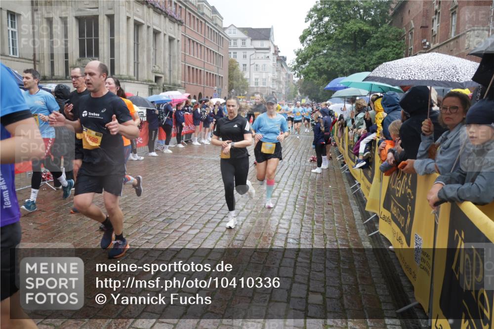13.09.2026 - Kiel Lauf Yannick Fuchs http://msf.ph/oto/10410336 13.09.2026 10:41:08 Ziel 973, 1781, 2825, 2892, 2898, 3464, 3952, 4286, 4527, 4624, 4662, 4691, 4797, 5319, 5509, 5916, 6340, 6461, 6565, 6654, 7405, 7615, 8246, 9349, 9527, 9539, 10680, 10794, 11526, 11632, 11833, 11885, 12035, 12494, 35, 337, 393, 837, 1037, 1342, 1427, 1603, 1971, 1985, 2052, 2096, 2499, 2561, 2818, 3257, 3339, 3415, 3524, 3535, 3841, 4131, 4431, 4712, 5043, 5086, 5319, 5388, 5509, 6301, 6397, 6504, 6632, 6635, 6709, 6793, 7499, 7537, 7655, 8955, 849, 1985, 3339, 5086, 6632 meine-sportfotos.de