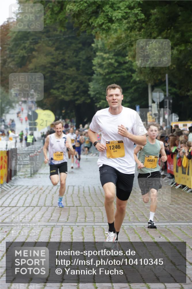 13.09.2026 - Kiel Lauf Yannick Fuchs http://msf.ph/oto/10410345 13.09.2026 09:33:45 Ziel 1246, 6681, 10069, 12831, 60, 6682, 7305, 8092, 10404, 5040, 7588, 10864, 11791, 60, 2162 meine-sportfotos.de