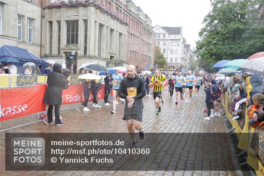 13.09.2026 - Kiel Lauf Yannick Fuchs http://msf.ph/oto/10410360 13.09.2026 10:41:09 Ziel 973, 1781, 2825, 2892, 2898, 3464, 3952, 4286, 4527, 4624, 4662, 4691, 4797, 5916, 6340, 6461, 6565, 6654, 7405, 7615, 8246, 9349, 9527, 9539, 10680, 10794, 11228, 11526, 11632, 11833, 12035, 12494, 35, 337, 393, 837, 1037, 1342, 1427, 1603, 1971, 1985, 2052, 2096, 2499, 2561, 2818, 3257, 3339, 3415, 3524, 3535, 3841, 4131, 4431, 4712, 5043, 5086, 5319, 5388, 5509, 6301, 6397, 6504, 6632, 6709, 6793, 7499, 7537, 7655, 8955, 827, 849, 1985, 3339, 5086, 6632 meine-sportfotos.de