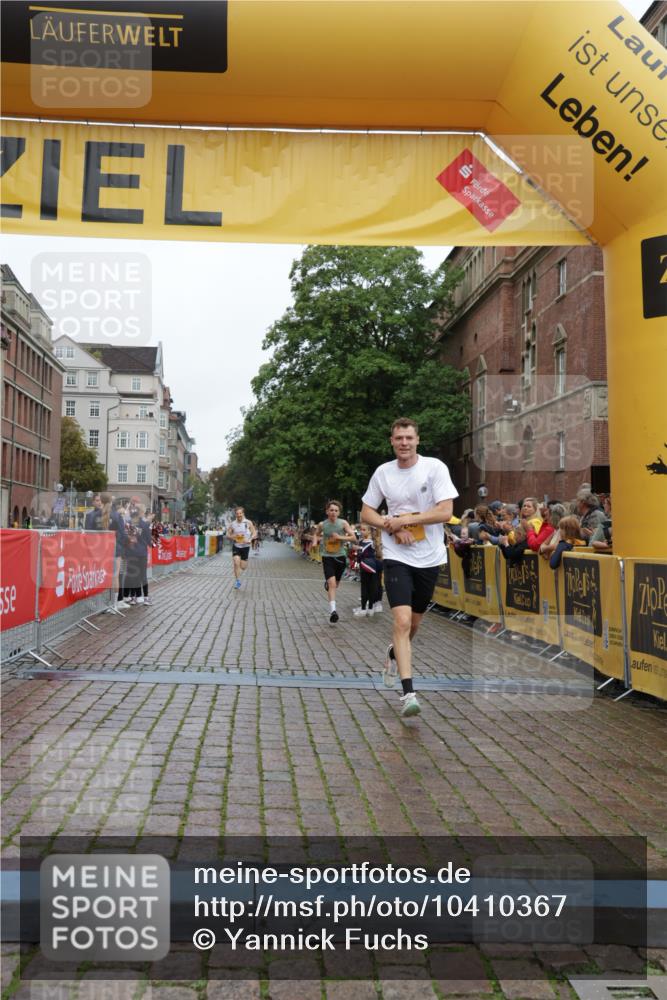 13.09.2026 - Kiel Lauf Yannick Fuchs http://msf.ph/oto/10410367 13.09.2026 09:33:48 Ziel 1246, 6681, 10069, 6682, 7305, 8092, 10404, 12831, 5040, 7588, 10864, 11791, 60 meine-sportfotos.de