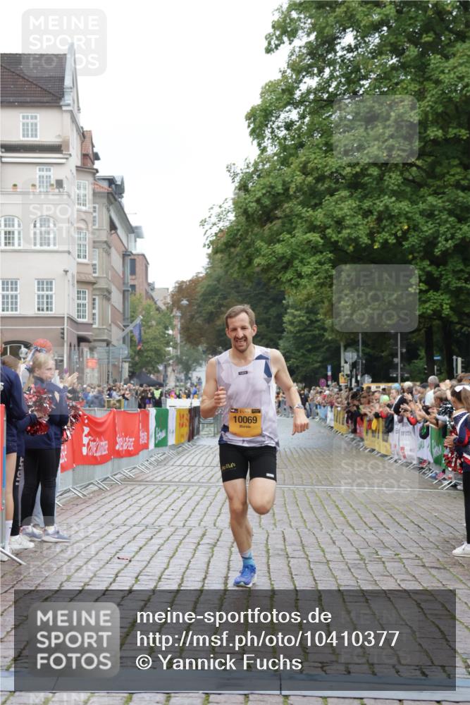 13.09.2026 - Kiel Lauf Yannick Fuchs http://msf.ph/oto/10410377 13.09.2026 09:33:50 Ziel 1246, 6681, 7588, 10069, 6682, 7305, 8092, 10404, 12831, 5040, 10864, 11791, 60 meine-sportfotos.de