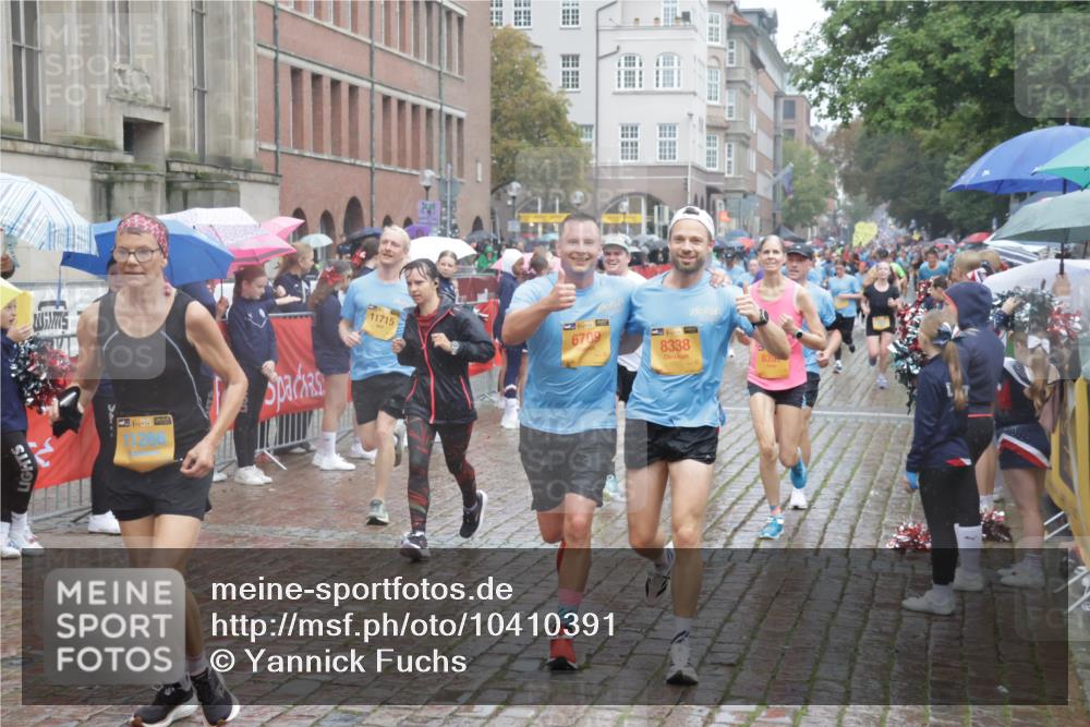 13.09.2026 - Kiel Lauf Yannick Fuchs http://msf.ph/oto/10410391 13.09.2026 10:41:11 Ziel 973, 1781, 1785, 2825, 2892, 3363, 3952, 4286, 4527, 4624, 4662, 4691, 4797, 5916, 6340, 6461, 6565, 6654, 7405, 7615, 8155, 9349, 9398, 9527, 9539, 10680, 10794, 11228, 11526, 11632, 11833, 12035, 12494, 35, 337, 393, 837, 1037, 1342, 1427, 1603, 1971, 2052, 2096, 2499, 2561, 2818, 2898, 3257, 3415, 3464, 3524, 3535, 3841, 4131, 4431, 4712, 5043, 5086, 5319, 5388, 5509, 6301, 6397, 6504, 6709, 6793, 7499, 7537, 7655, 8246, 8955, 827, 849, 1985, 3339, 5086, 6632 meine-sportfotos.de