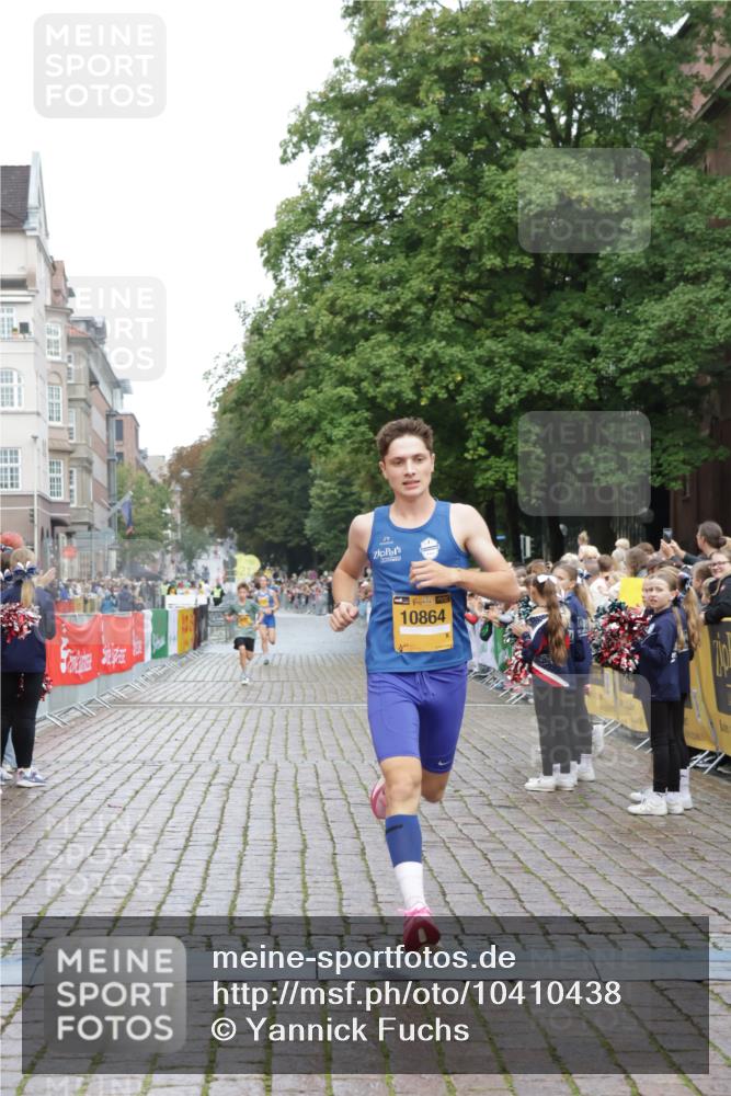 13.09.2026 - Kiel Lauf Yannick Fuchs http://msf.ph/oto/10410438 13.09.2026 09:33:59 Ziel 5040, 7588, 10864, 1246, 6681, 7305, 8092, 10069, 10404, 12831, 11791, 6682, 7305, 8092 meine-sportfotos.de