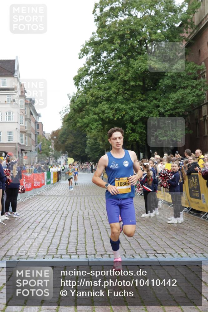 13.09.2026 - Kiel Lauf Yannick Fuchs http://msf.ph/oto/10410442 13.09.2026 09:33:59 Ziel 5040, 7588, 10864, 1246, 6681, 7305, 8092, 10069, 10404, 12831, 11791, 6682, 7305, 8092 meine-sportfotos.de
