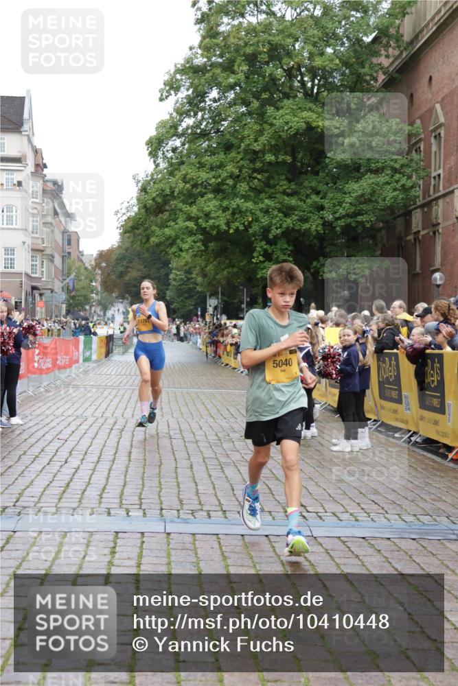13.09.2026 - Kiel Lauf Yannick Fuchs http://msf.ph/oto/10410448 13.09.2026 09:34:06 Ziel 5040, 10864, 11791, 1246, 6681, 7588, 10069, 10404, 10864, 12831, 3679, 5332, 5815, 7743, 7305, 8092, 10404 meine-sportfotos.de