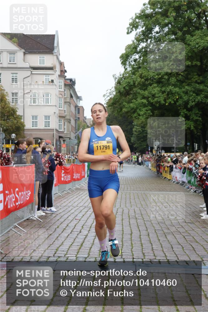 13.09.2026 - Kiel Lauf Yannick Fuchs http://msf.ph/oto/10410460 13.09.2026 09:34:08 Ziel 5040, 11791, 1246, 6681, 7588, 10069, 10404, 10864, 12831, 3679, 5332, 5815, 7743, 10404, 12831 meine-sportfotos.de