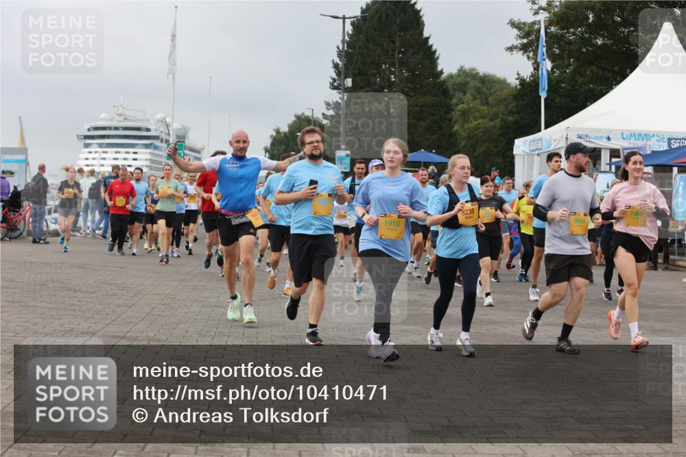 13.09.2026 - Kiel Lauf Andreas Tolksdorf http://msf.ph/oto/10410471 13.09.2026 10:01:32 Kiellinie 8238, 7066, 1910, 9684 meine-sportfotos.de