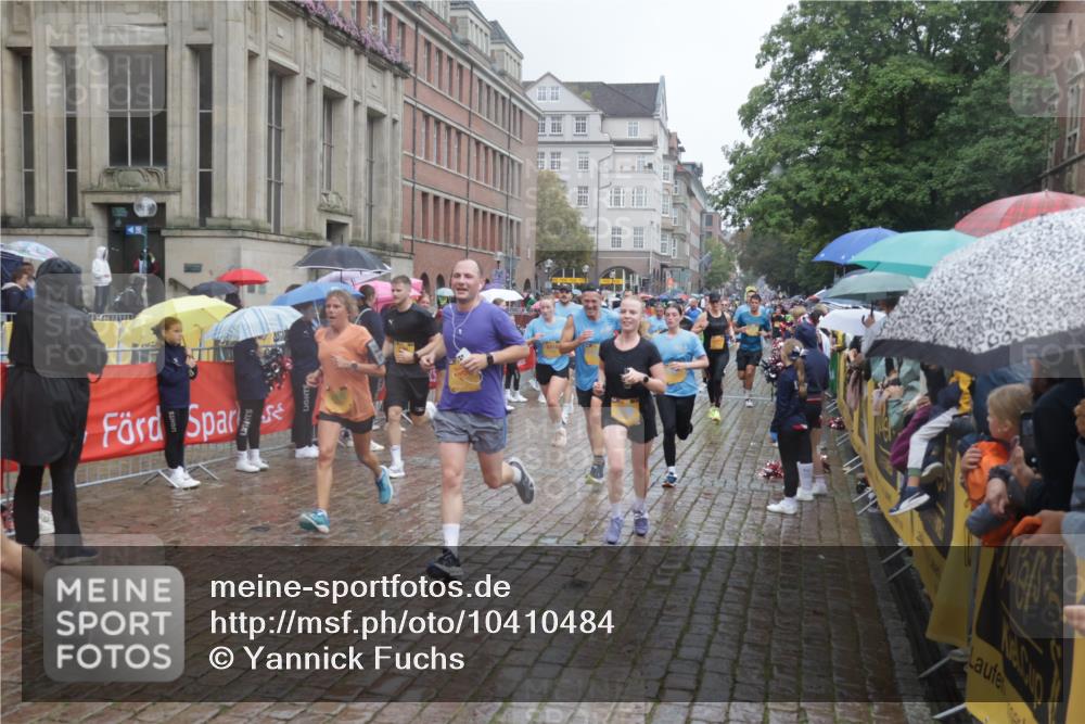 13.09.2026 - Kiel Lauf Yannick Fuchs http://msf.ph/oto/10410484 13.09.2026 10:41:16 Ziel 973, 1704, 1781, 1785, 2388, 2825, 3363, 3952, 4286, 4436, 4527, 4691, 4732, 5753, 5839, 5916, 6461, 6654, 8155, 9349, 9398, 9947, 10066, 10739, 10883, 11228, 12035, 12494, 35, 337, 393, 1342, 1427, 1603, 1971, 2052, 2096, 2499, 2561, 2818, 2892, 2898, 3257, 3415, 3464, 3535, 3841, 4131, 4431, 4624, 4662, 4712, 4797, 5043, 5319, 5388, 5509, 6301, 6340, 6504, 6565, 6793, 7405, 7499, 7615, 7655, 8246, 8955, 827, 849, 1985, 3339, 5086, 6632 meine-sportfotos.de